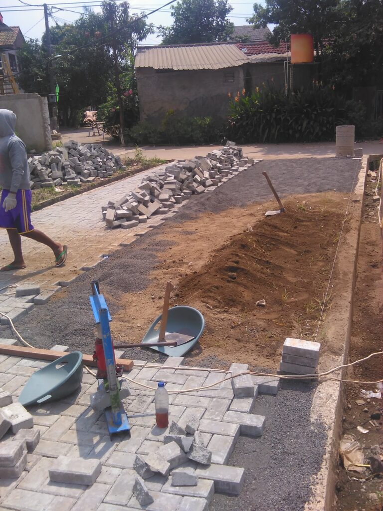 harga borongan pasang paving block Jakarta Timur